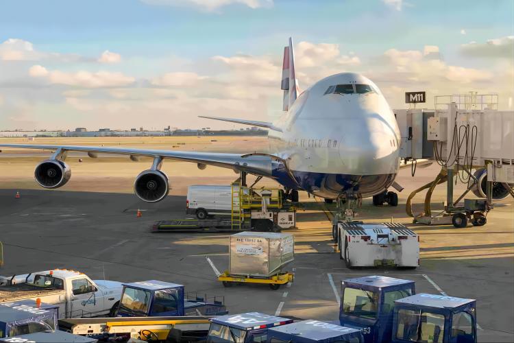 Real-time cargo tracking system for shipments from Al Jaddaf to Russia.