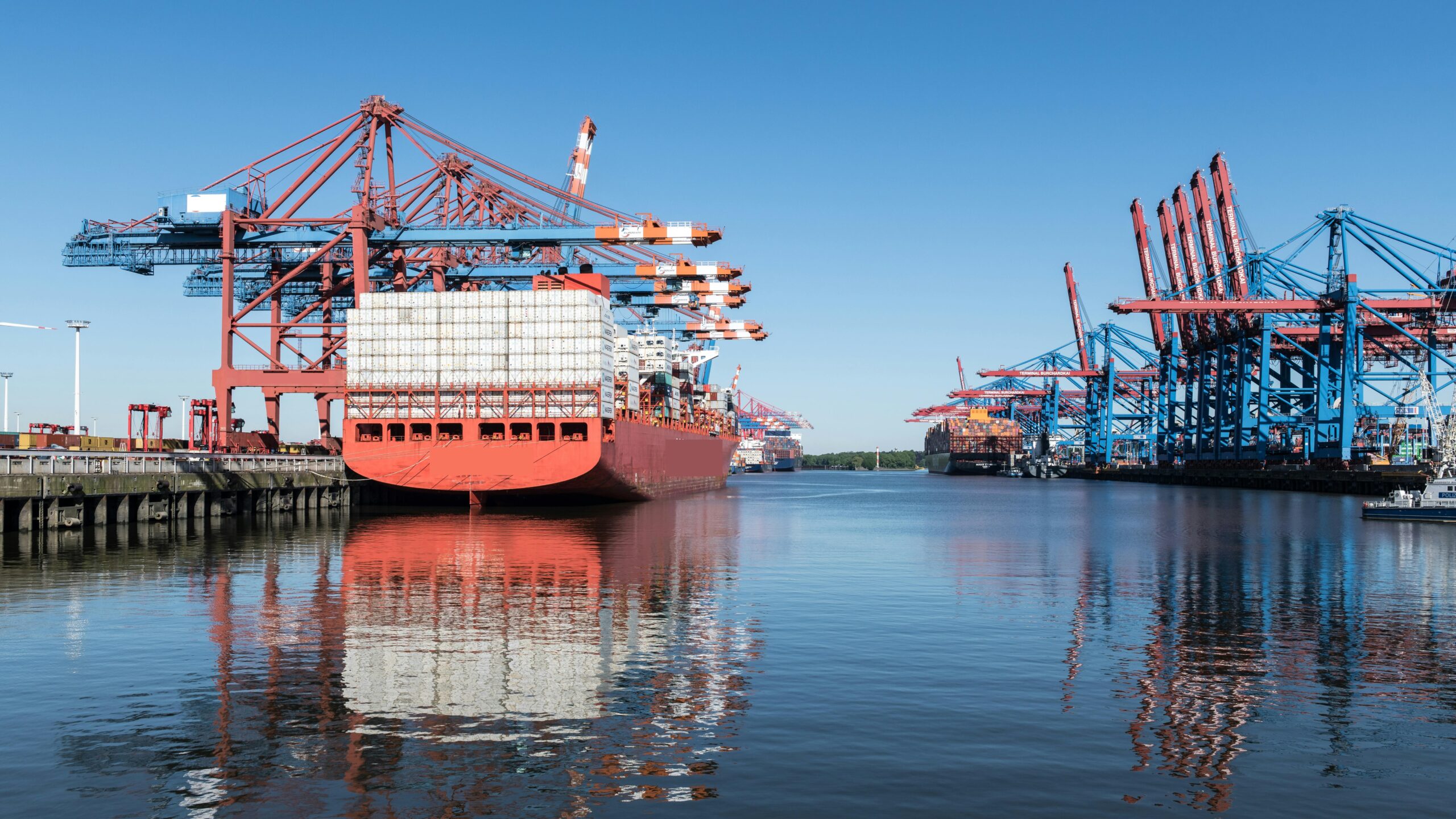 Cargo delivery from Dubai to Bahrain with secure and reliable services.