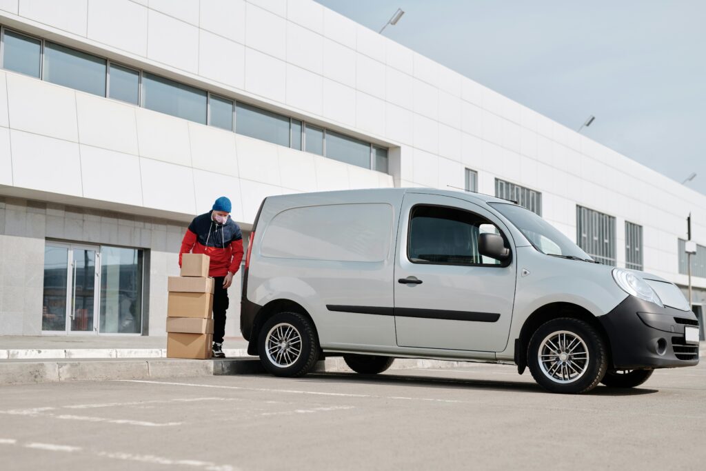 Hassle-free door-to-door cargo services from Dubai to Bahrain.